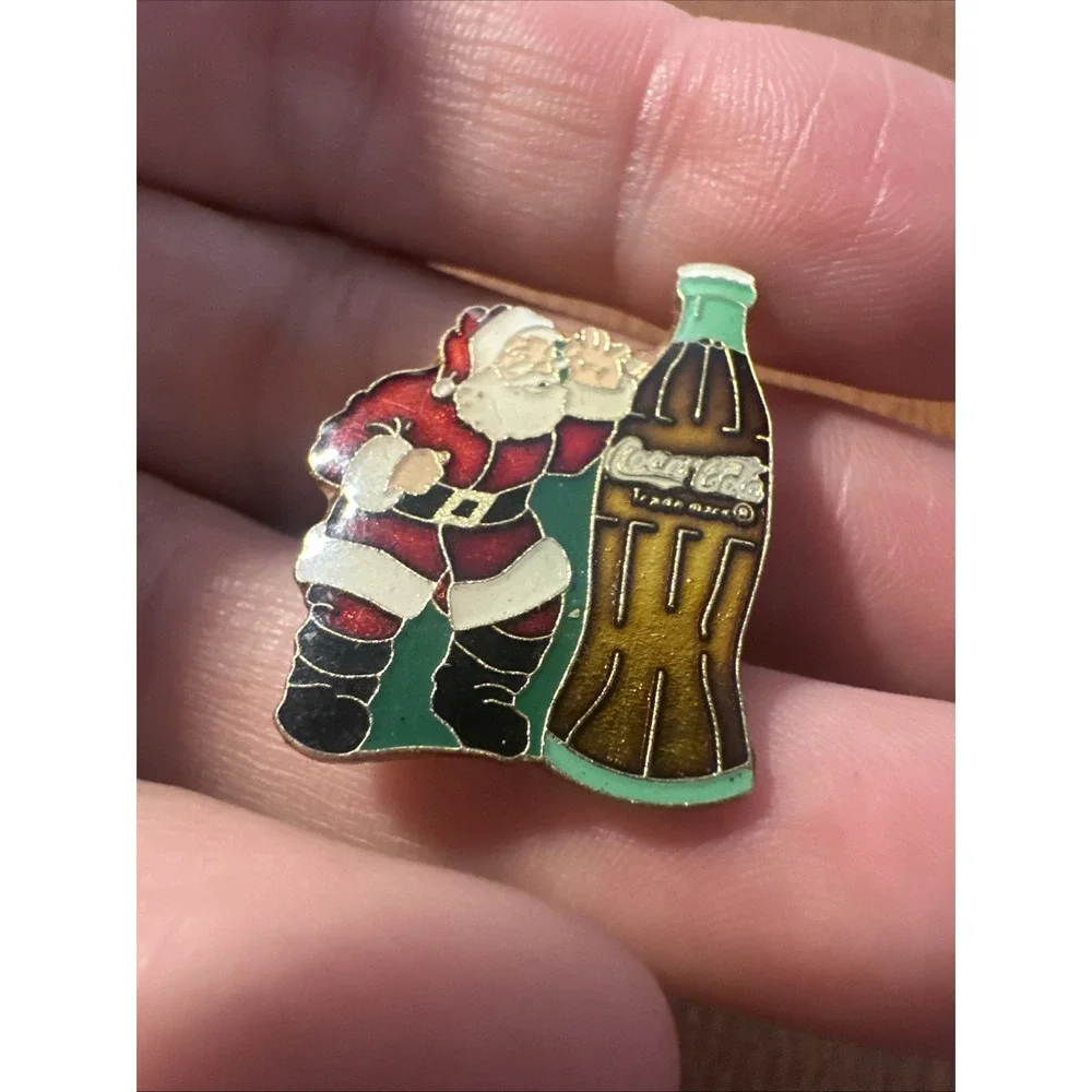 Vtg PIN COCA-COLA AND SANTA CLAUS